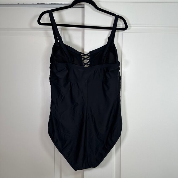 Torrid Wireless Lattice Ruched Black One-Piece Swimsuit 1X - Picture 6 of 14